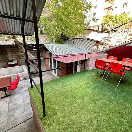יירבאן Family Appartments On Buzand Street מראה חיצוני תמונה