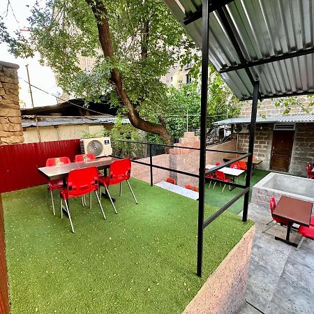 יירבאן Family Appartments On Buzand Street מראה חיצוני תמונה