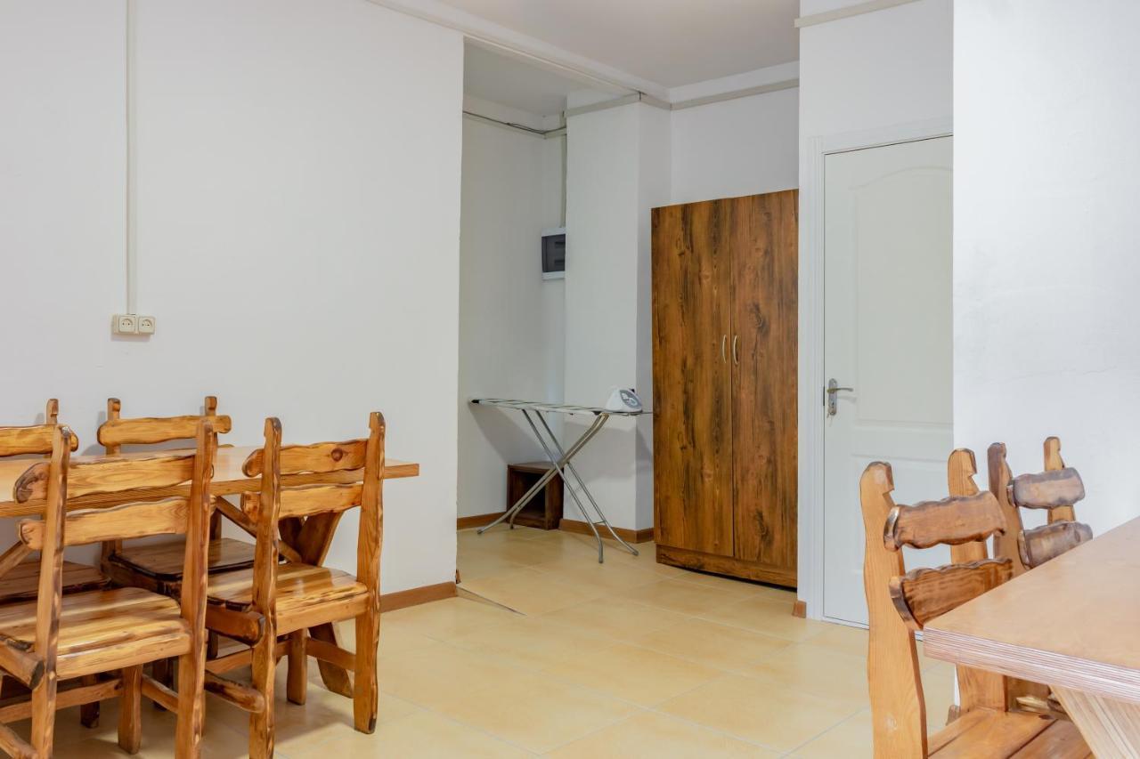 יירבאן Family Appartments On Buzand Street מראה חיצוני תמונה