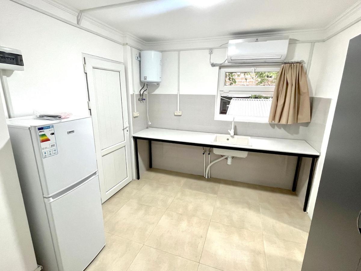 יירבאן Family Appartments On Buzand Street מראה חיצוני תמונה